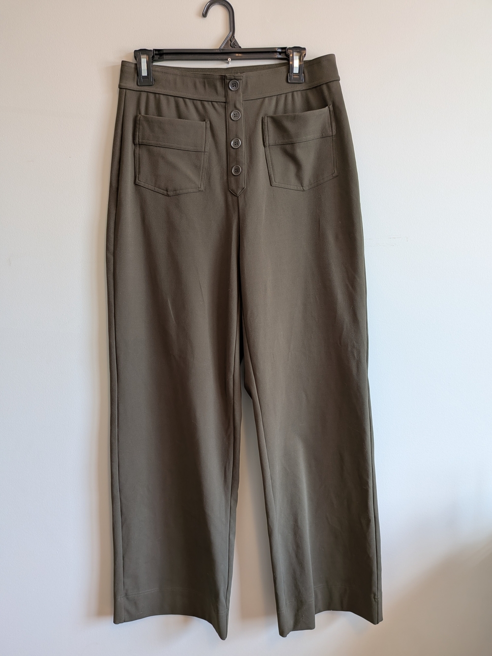 Halara DayStretch High Waisted Pockets Straight Leg Casual Pants